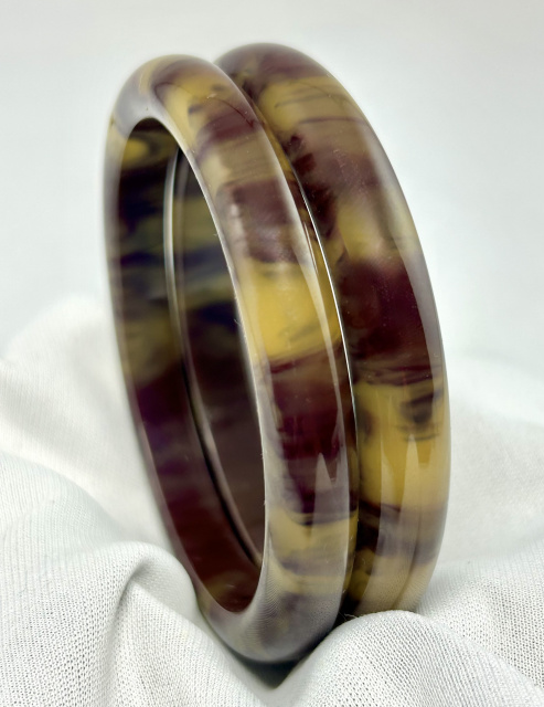 BB566 pair blueberry custard smooth bakelite bangles